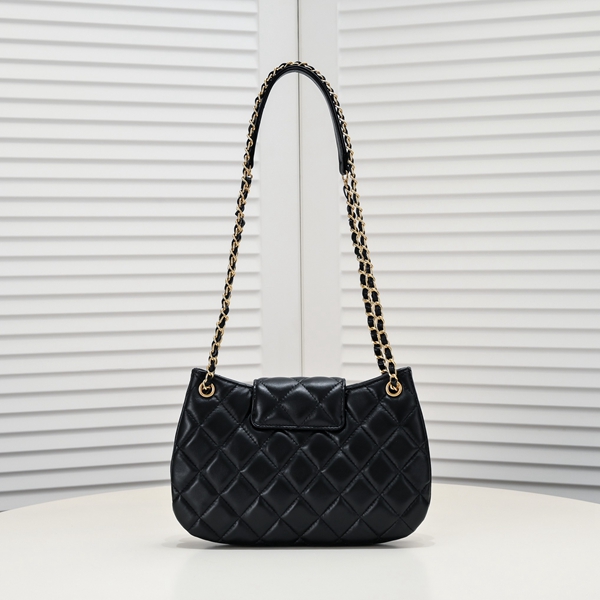 シャネルバッグ側面デザイン